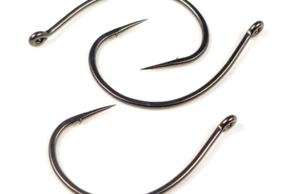 Top-selling fishing hooks in Canada for 2025, featuring Gamakatsu, Mustad, and Owner brands