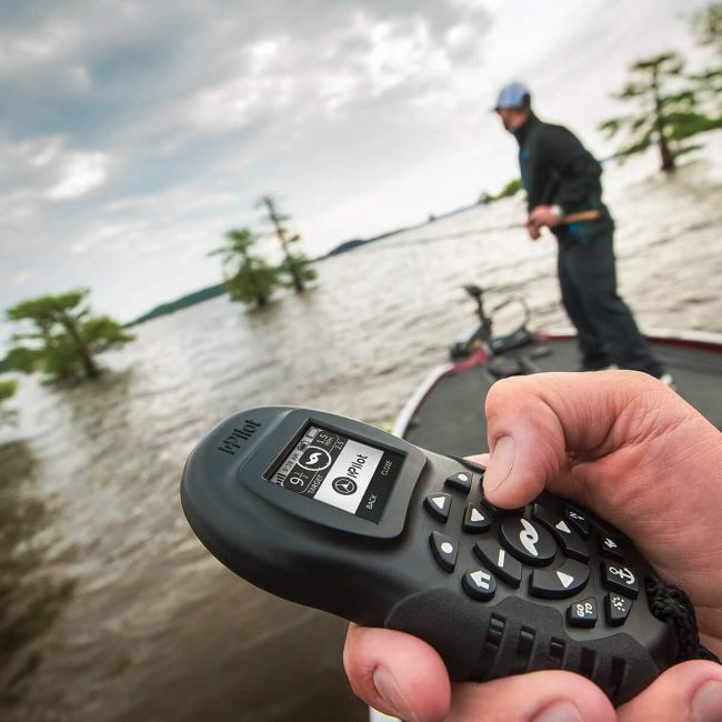 Minn Kota i-Pilot Bluetooth remote control for advanced trolling motor navigation and boat positioning